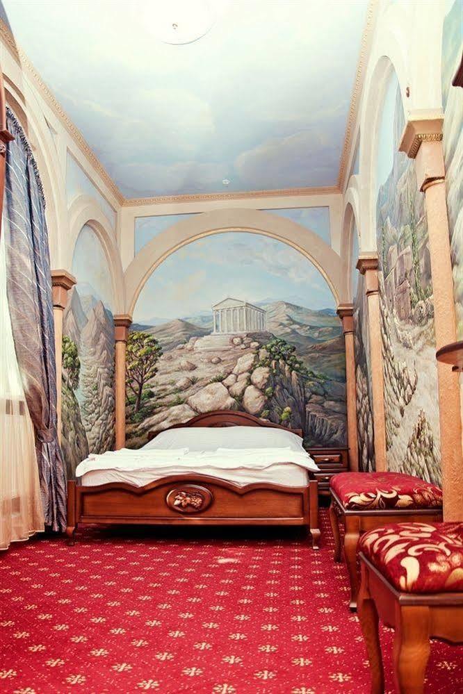 Urartu Hotel Kharkiv Eksteriør billede
