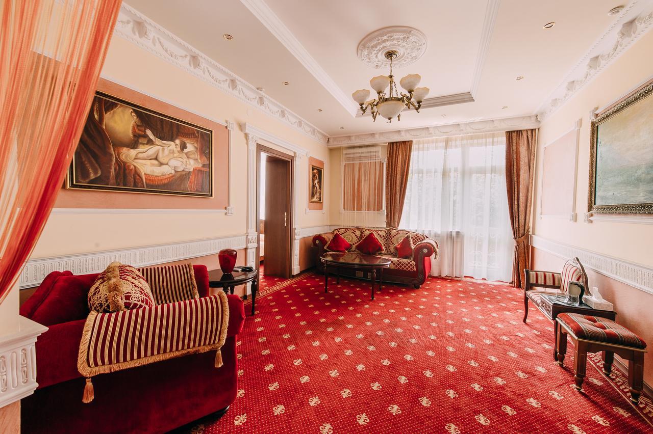 Urartu Hotel Kharkiv Eksteriør billede