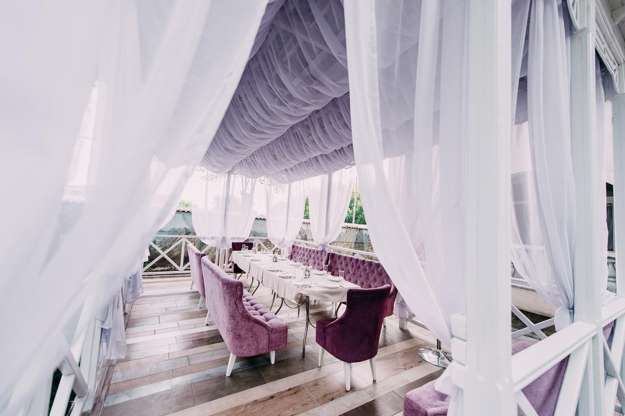 Urartu Hotel Kharkiv Eksteriør billede