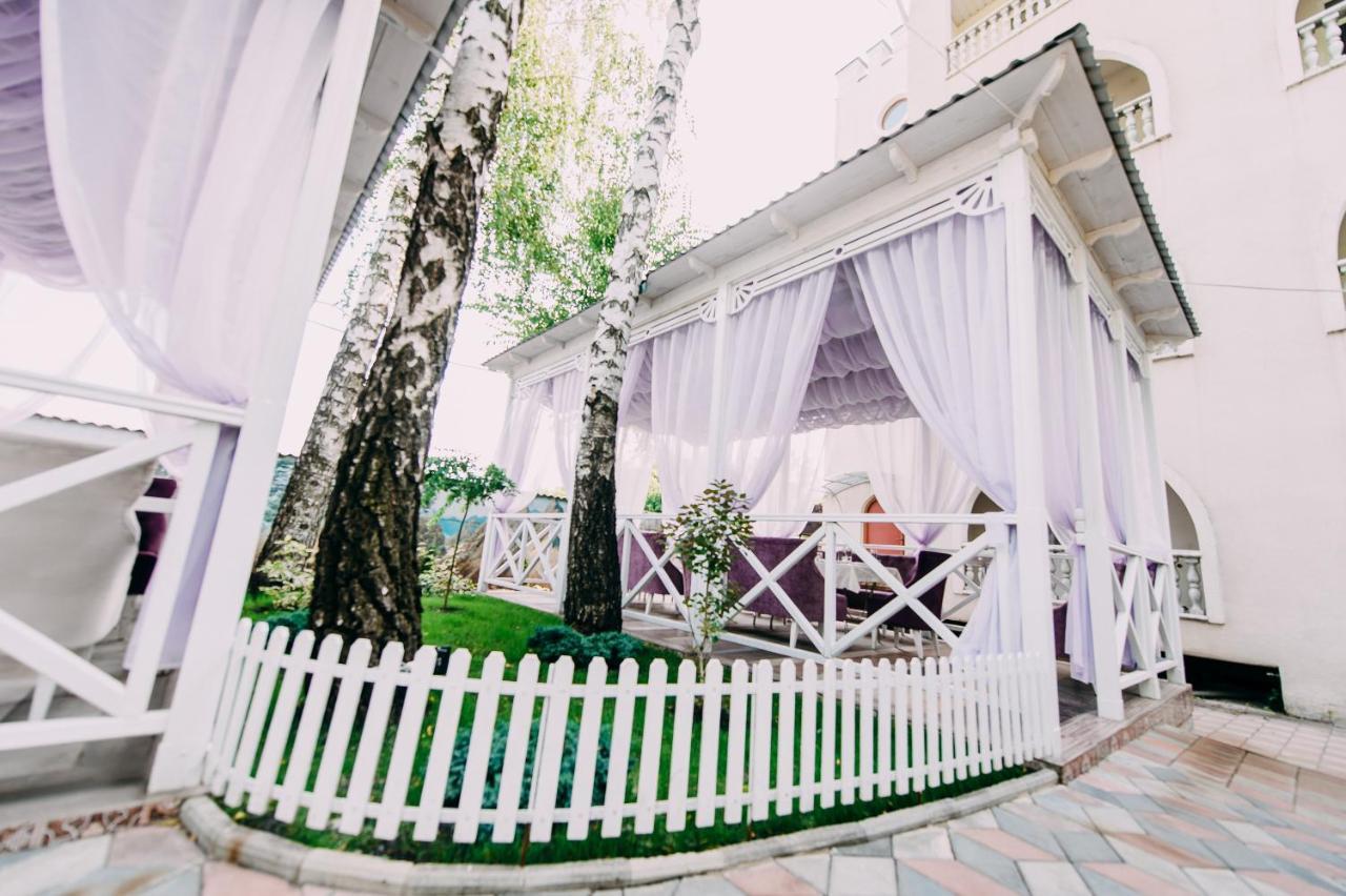 Urartu Hotel Kharkiv Eksteriør billede