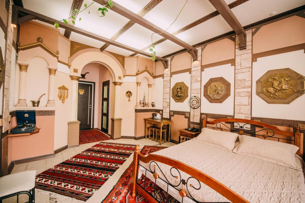 Urartu Hotel Kharkiv Eksteriør billede